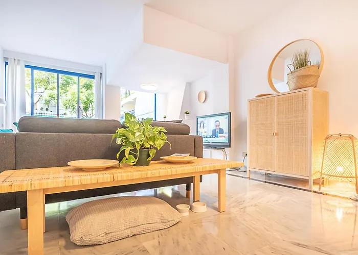 House Апартаменти *